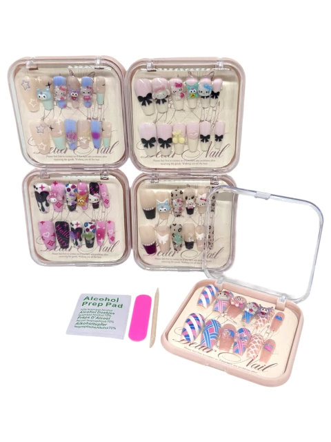 Uñas postizas decoradas en cajita 